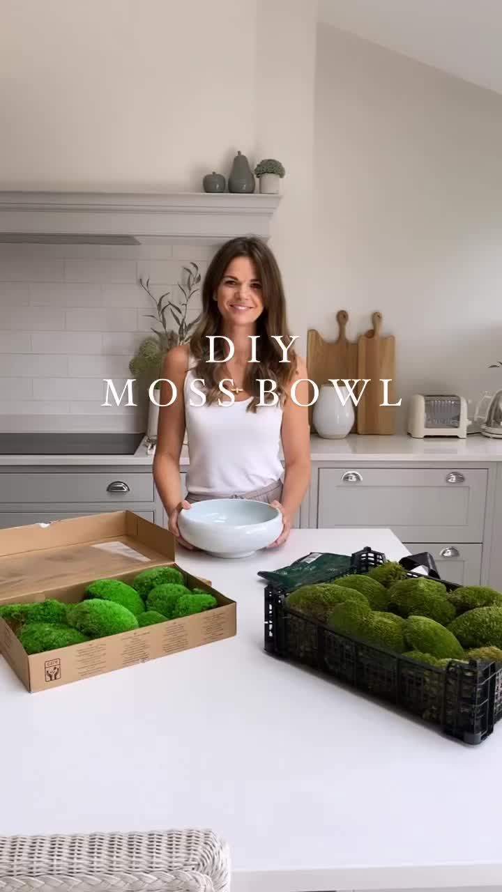 DIY MOSS BOWLS 🤍#mossbowl #diyfloristry #floristrytutorial #howtoguide #homedecorideas #floristrydesign #coffeetablestyling #PepsiApplePieChallenge