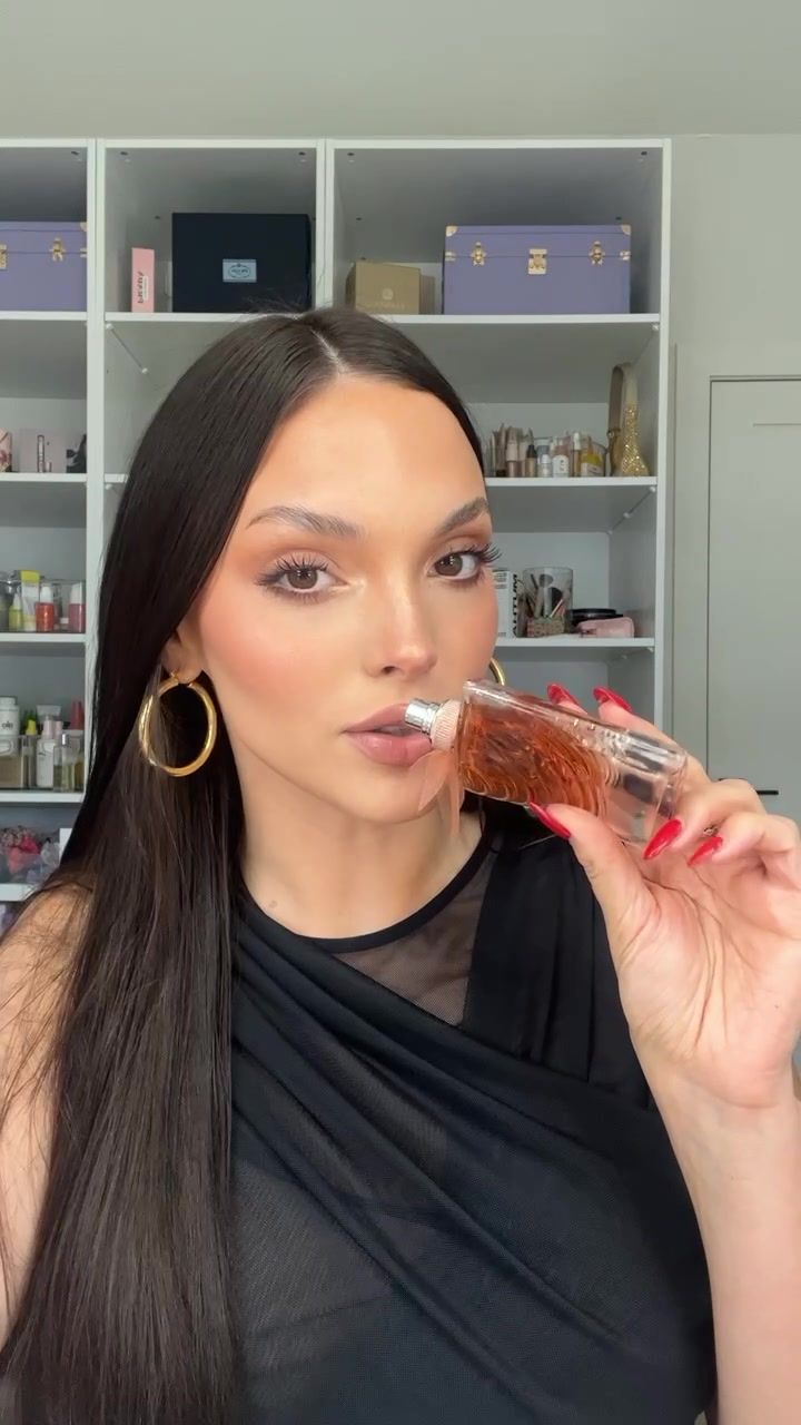 wearing my @Lancôme La Vie Est Belle Iris Absolu is a necessity for a night out ✨ #LancomePartner #LavieestbelleLancome