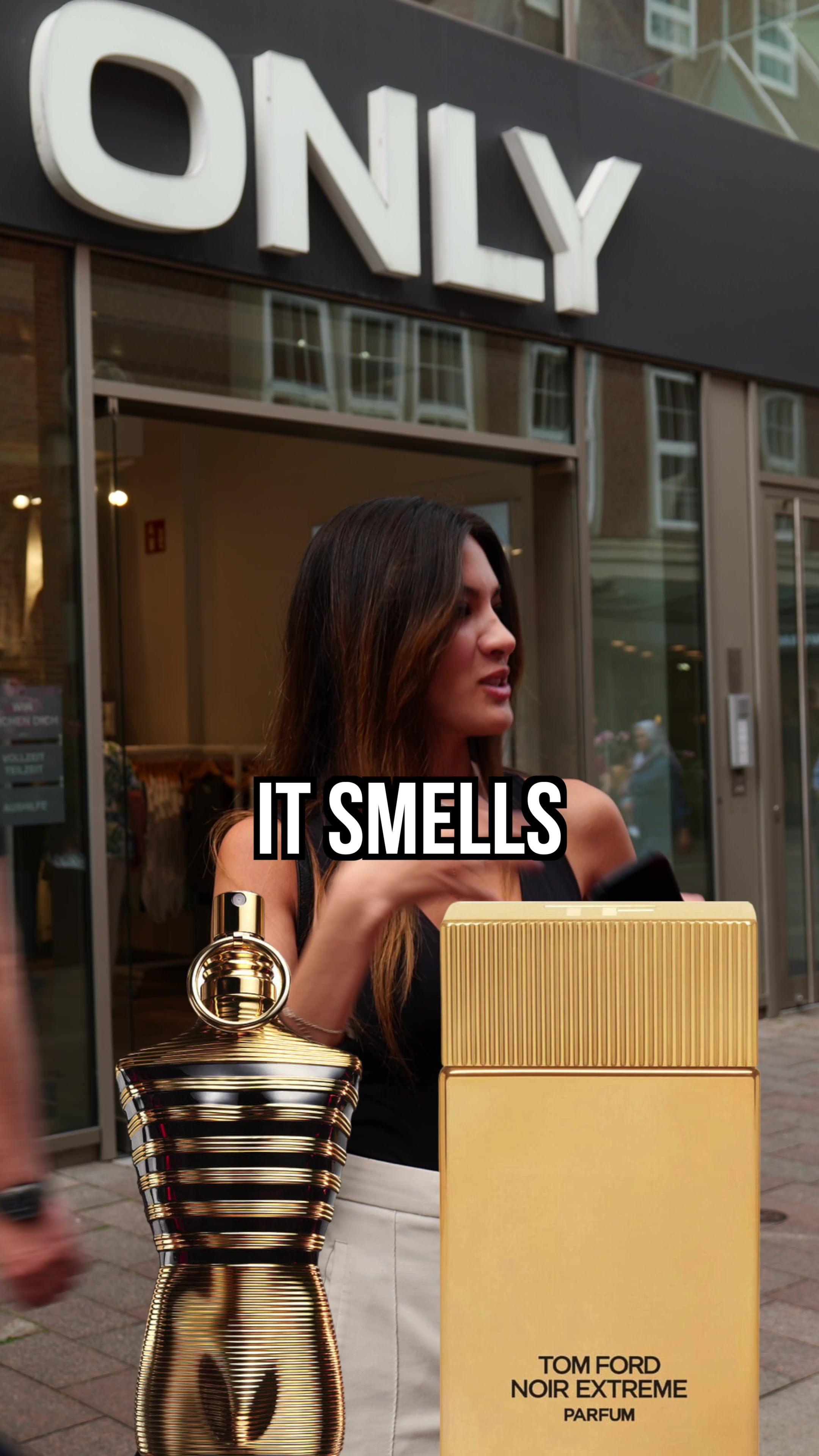 Jean Paul Gaultier Le Male Elixir vs Tom Ford Noir Extreme Parfum | Straßenumfrage! mit @timolovesfragrances   Hier geht es zur kompletten Straßenumfrage!😊 https://www.youtube.com/watch?v=IO6xqgwY14I #jeanpaulgaultier   #jeanpaulgautier   #lemaleelixir  #jeanpaullemaleelixir   #tomford   #tomfordnoirextremeparfum  #tomfordnoirextreme   #straßenumfrage   #straßenumfragen