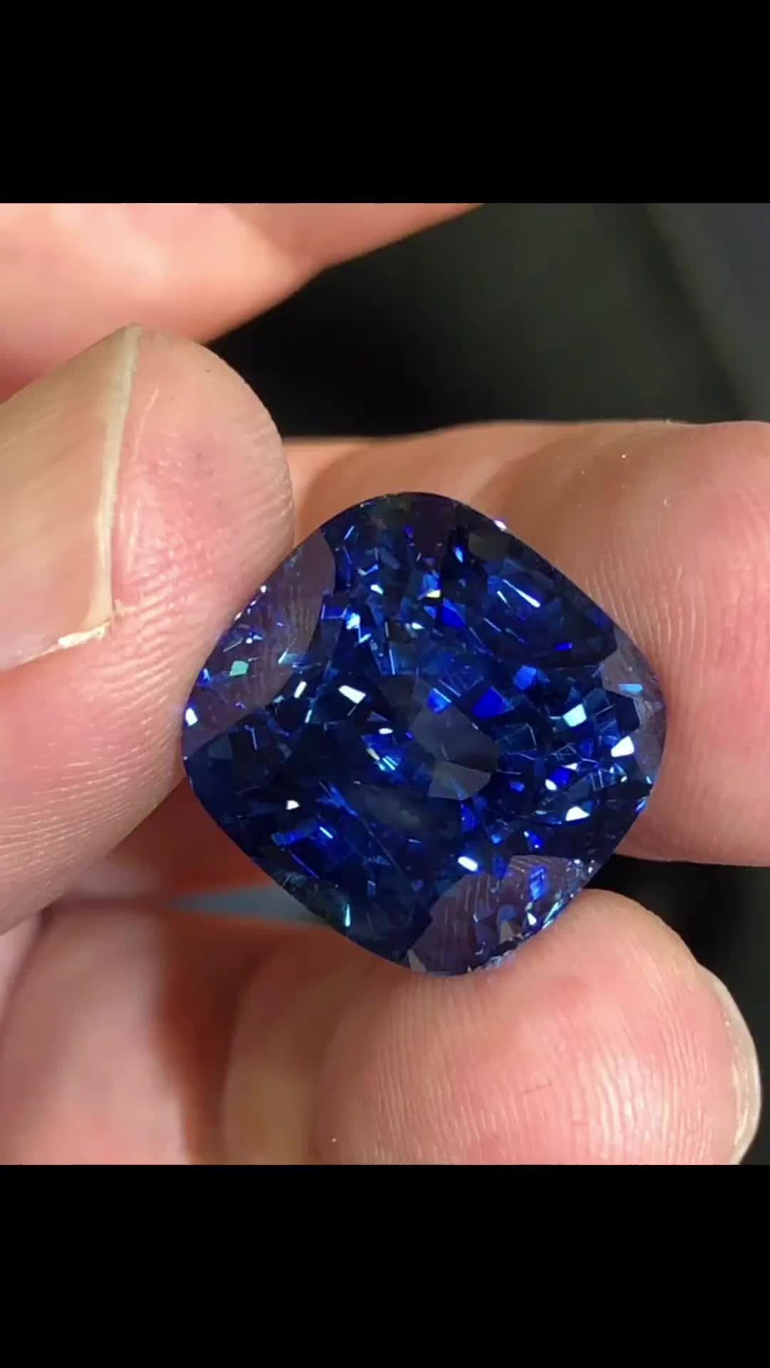 natural royal blue sapphire  50 carats #lapidary #lapidaryartist #facetquality #ethicalgemstone #gemologicalinstituteofamerica #gemstones #colorstone #gemstonejewelry 