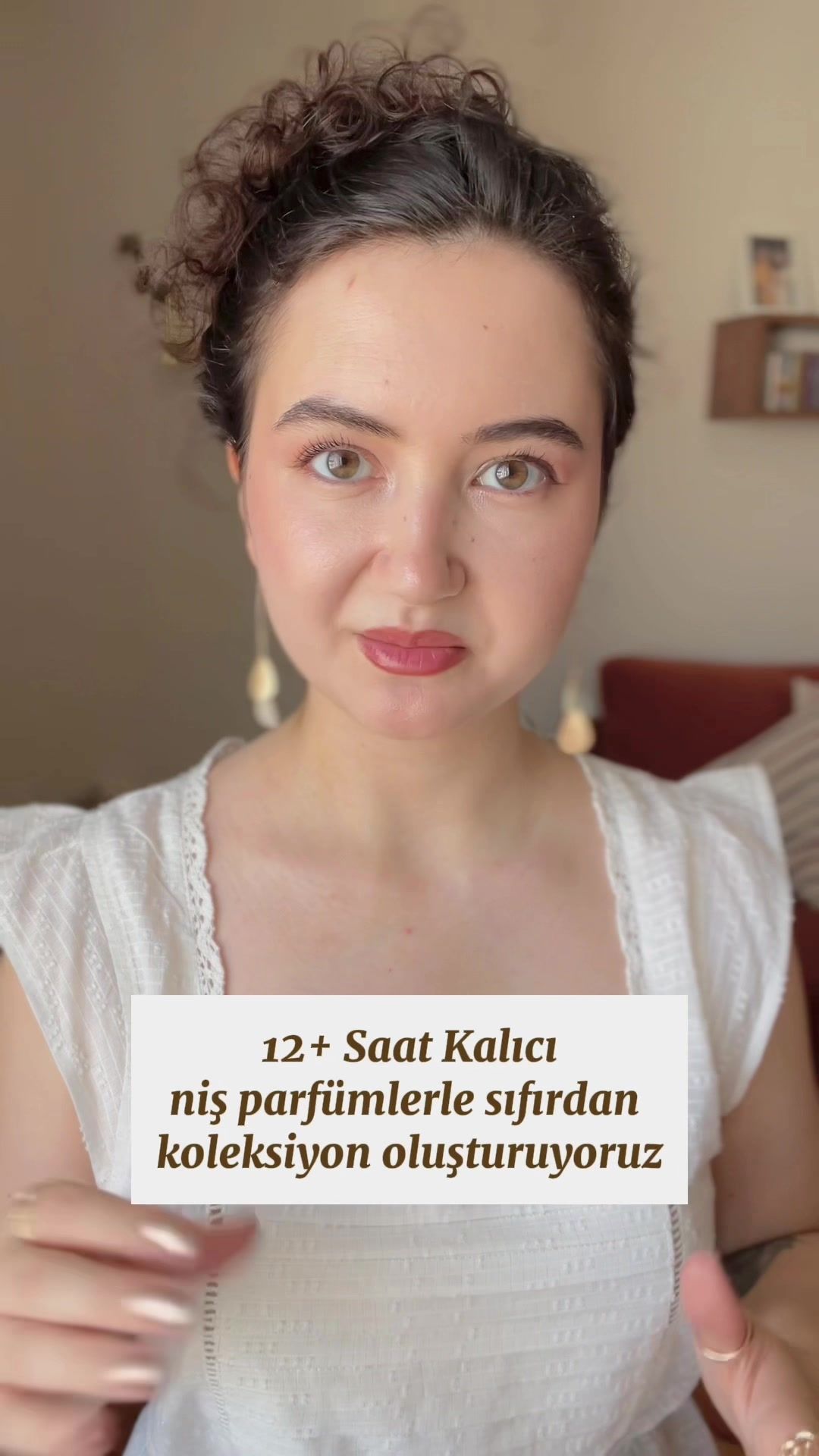 Birkaç video öncesinde bu videonun designer parfümlerden oluşan versiyonunu bulabilirsiniz ♥️ Siz sıfırdan bir parfüm koleksiyonu oluştursaydınız ilk hangi parfümleri alırdınız yorumlara yazmayı unutmayın 🥰 #parfüm #parfümler #parfümtavsiyesi #parfümincelemesi #parfümlerim #parfümkoleksiyonu 