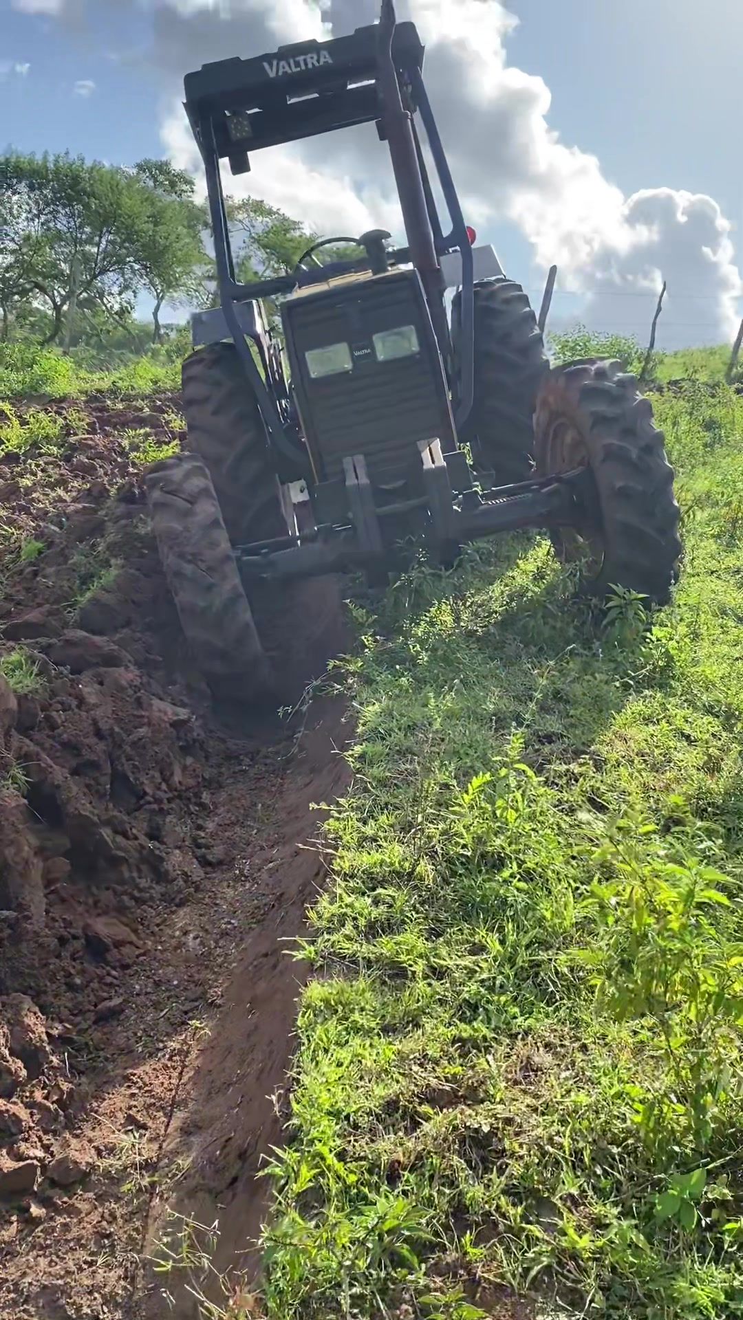 #trator #valtra #685 #capcut #viral #capcut #arado #pressao 