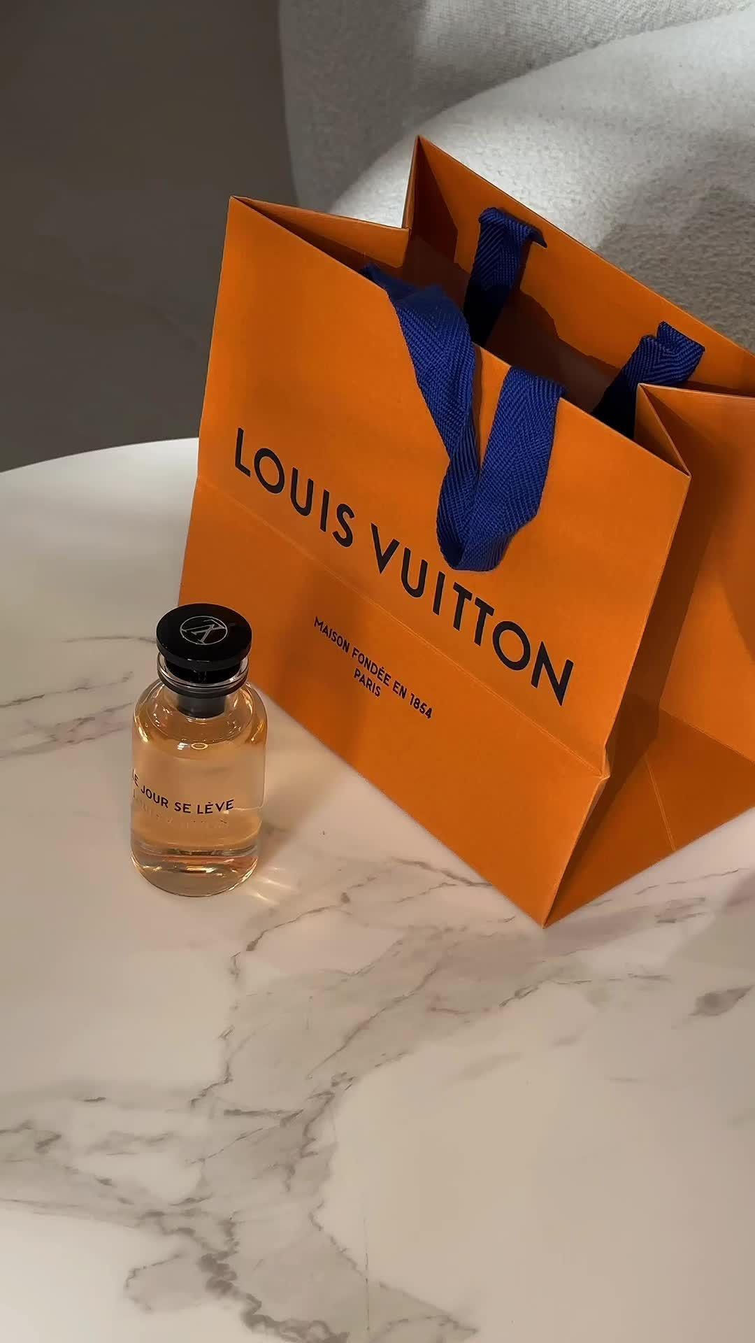 Le jour se lève Louis Vuitton😍disponibil și 10 ml🤗 #louisvuittonlejourseleve 