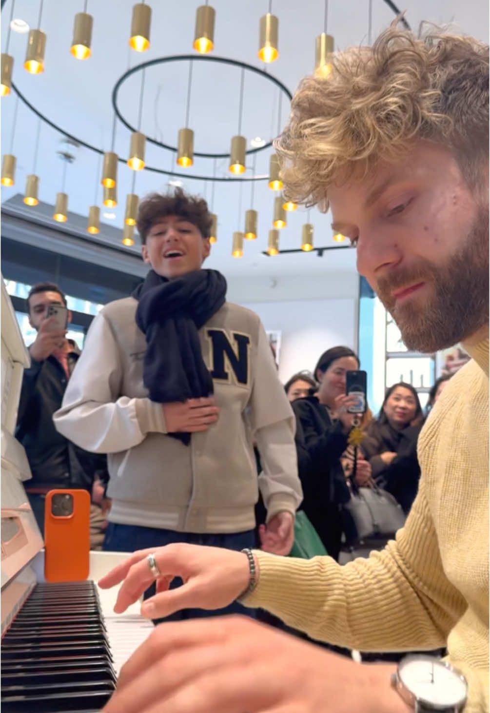 This 14 years old guy shocked everyone with his voice 😱😱 He told me later that he will represent FRANCE at the Eurovision Junior Song Contest. Let's vote for TITOUAN on November 16th ❤️ @Titouan Hervo  @Eurovision France  #piano #backtoblack #amywinhouse #publicpiano #singing 