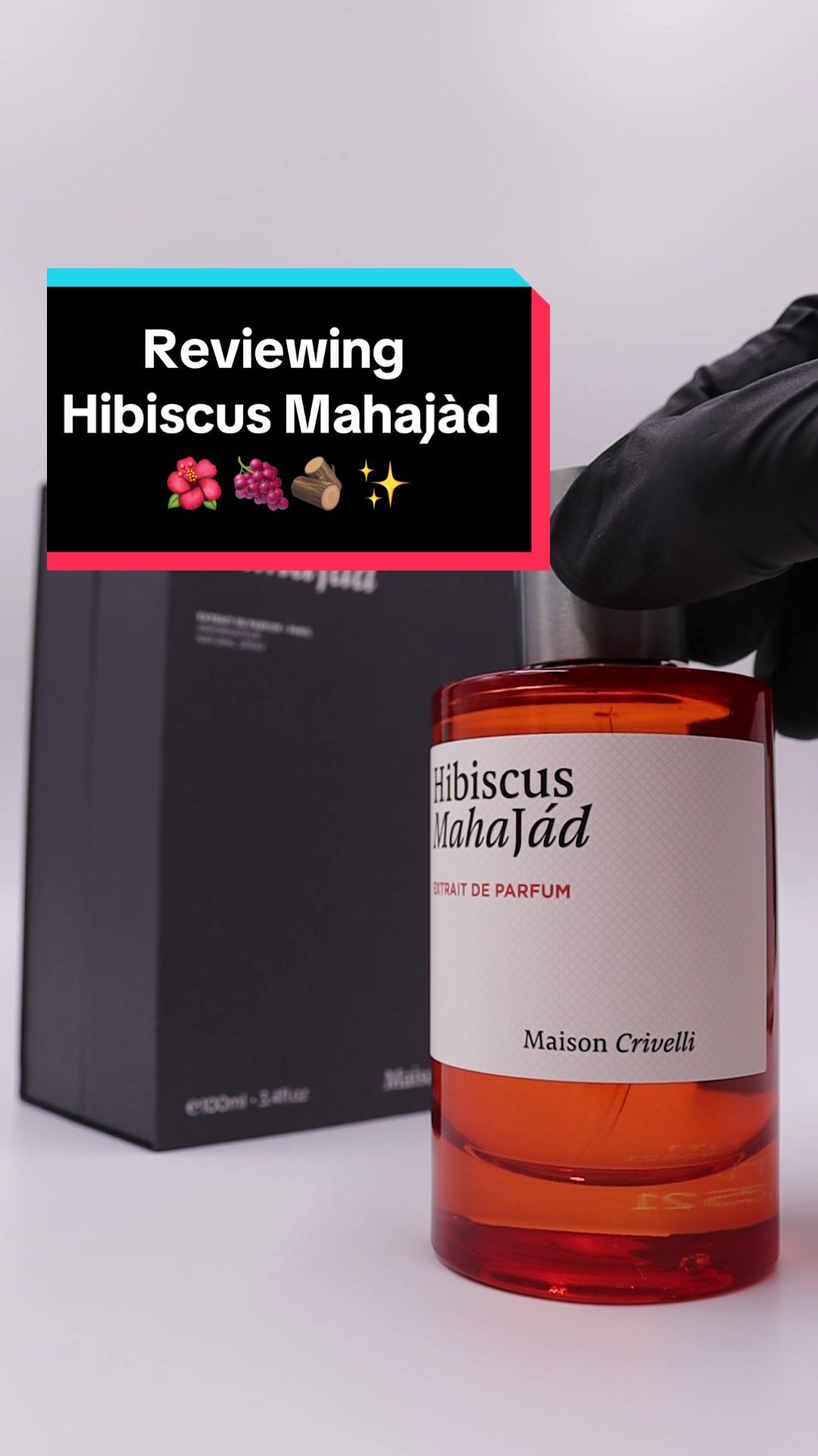 One of the most nuclear fragrances emerging as a popular choice in the world of niche fragrances 🍇 🌺 ✨  Hibiscus Mahajád by Maison Crivelli is, in my opinion, an absolutely stunning and near jaw dropping experience to smell. Explosive floral notes of hibiscus & rose combine with pomegranate, leather and warm ambery vanilla to create an attention grabbing aura. This is 100% an “ask me what I’m wearing” fragrance because it can fill up an entire train/subway cabin and lasts 24-48 hours 🤩  #maisoncrivelli #hibiscusmahajad #perfume #fragrance #perfumesamples #fragrancesamples #luxuryperfume #nicheperfume #unboxing #review 