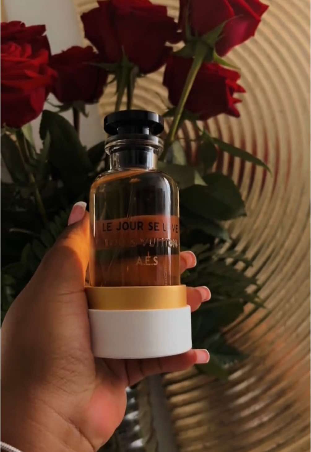 #louisvuitton #perfume #fresh #scent #LeJourSeLève #Mandarin from Italy #Blackcurrantaccord #Sambacjasmine #Incenseand #musk accords #Peony accord #Osmanthus