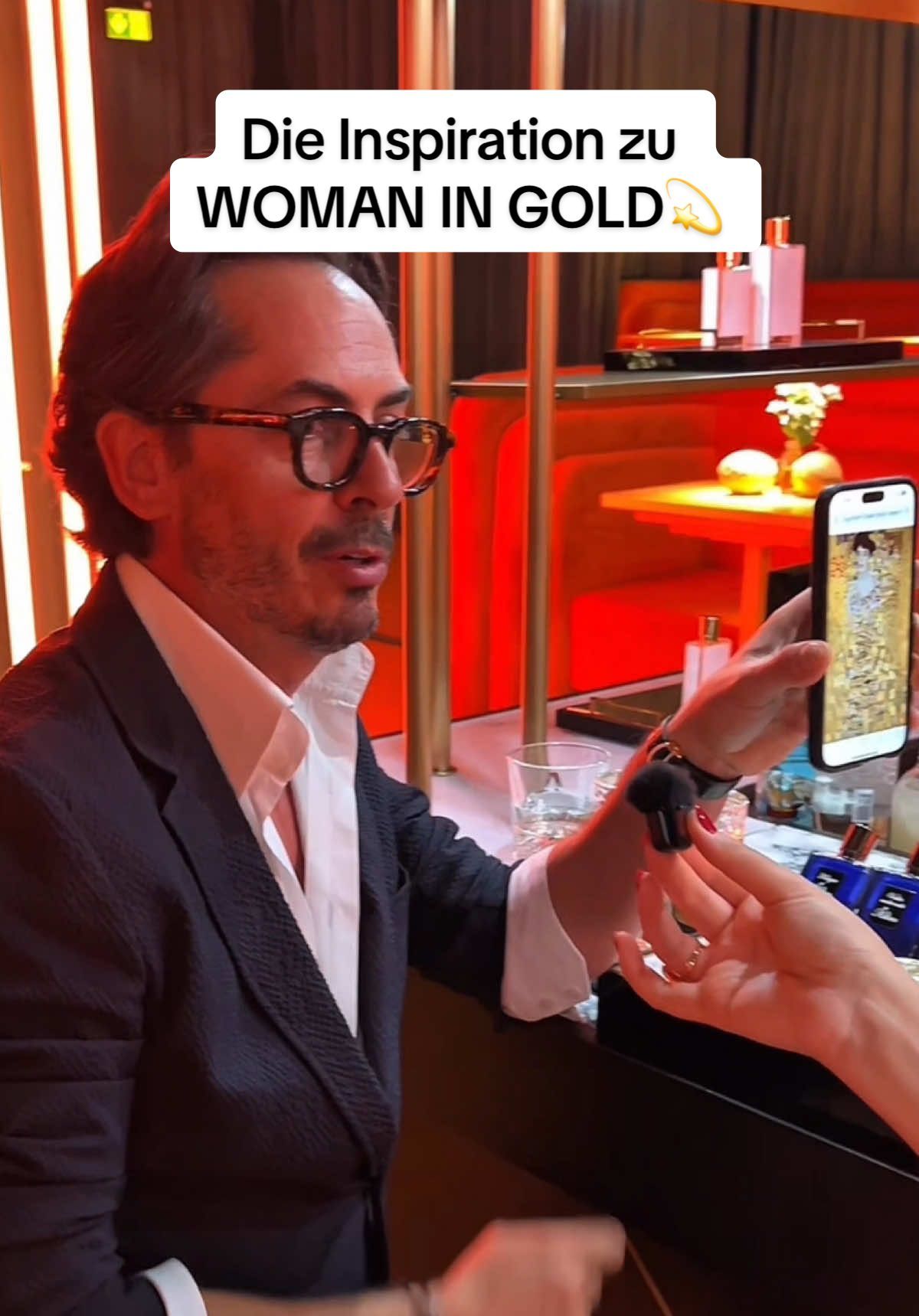 Kilian spricht über einen seiner schönsten Düfte 🎤Ich hatte wirklich den Duft vor dem Event aufgetragen und genau den hat er mir empfohlen 😗✨ #kilianparis #kilianperfume #kilianwomaningold @KILIAN PARIS 