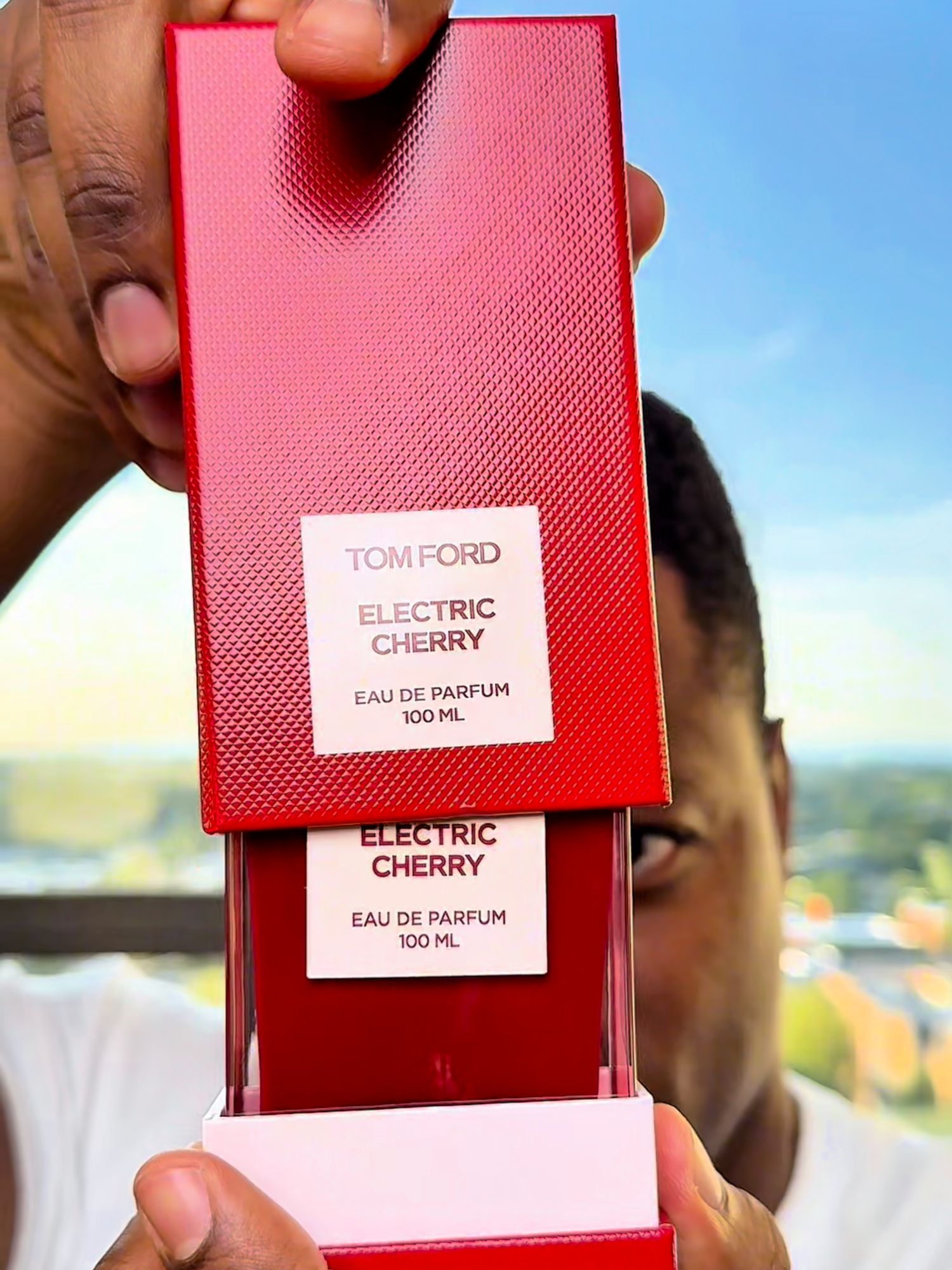 Let me know if you've tried this one, and what thoughts you may have on it! 👇🏾 . . #tomfordperfumes #tomfordfragrance #tomfordelectriccherry #tomfordcherry #stayfreshproductions