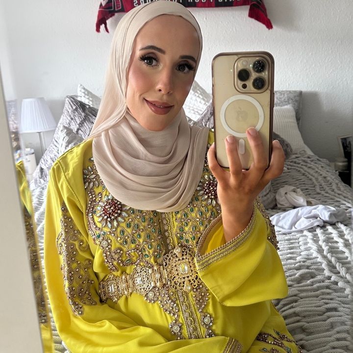 amelhachichii profile picture