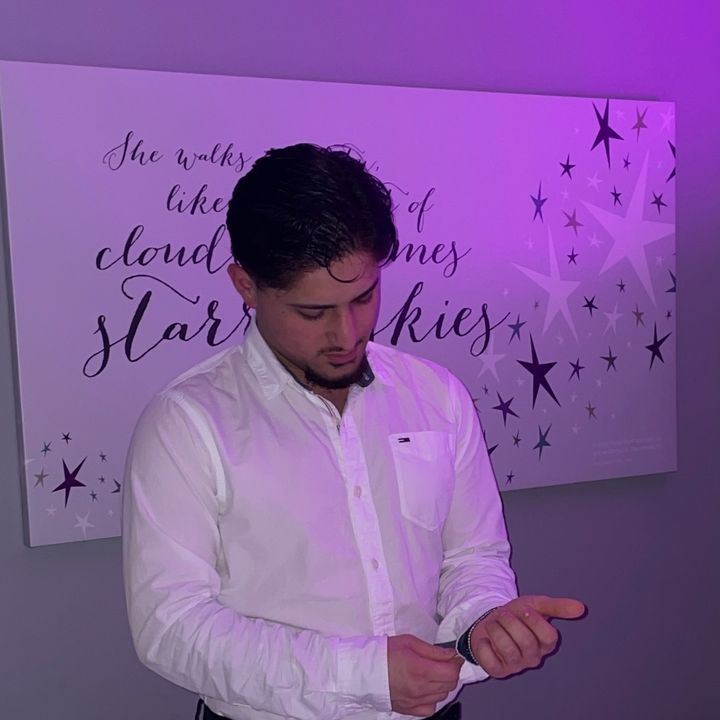 𝐀 𝐦 𝐢 𝐫 profile picture