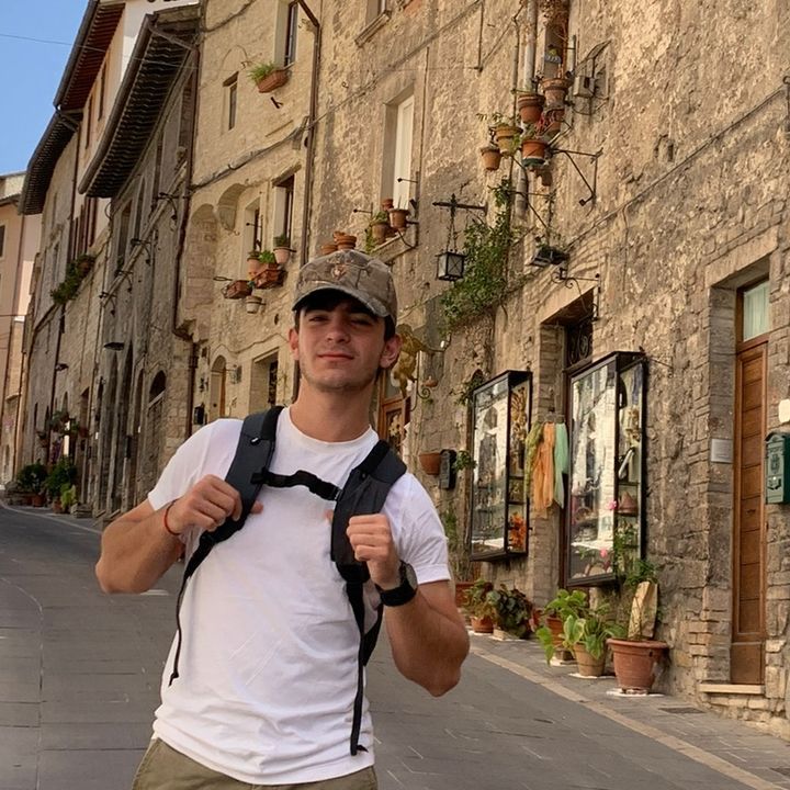 CharlyFragance profile picture