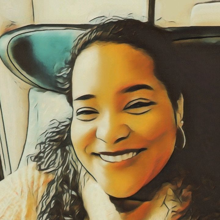 🌸💄Esme Likes🛍✨️✈️ profile picture