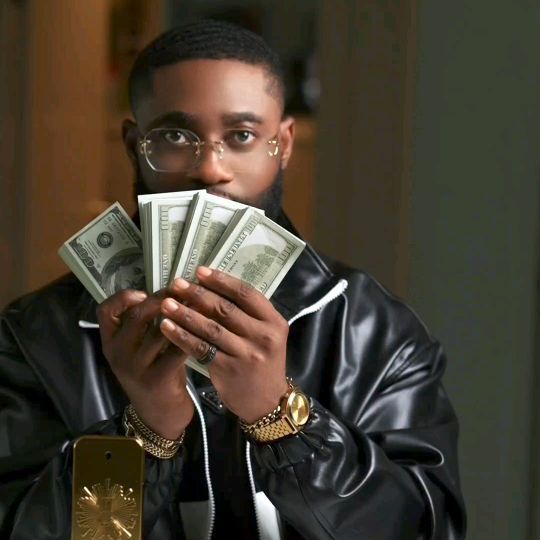 Rich profile picture