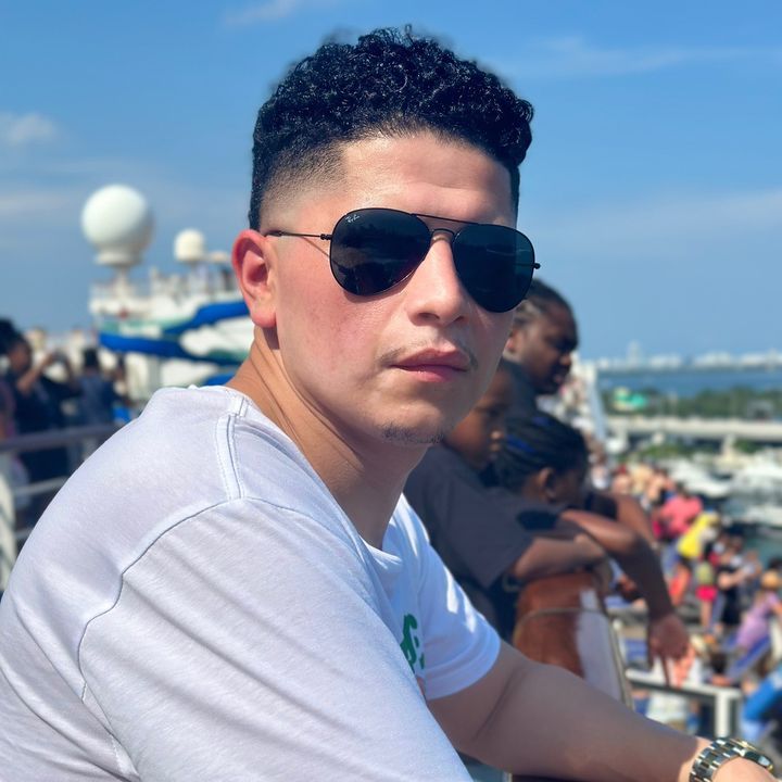 Scents with Arnold profile picture