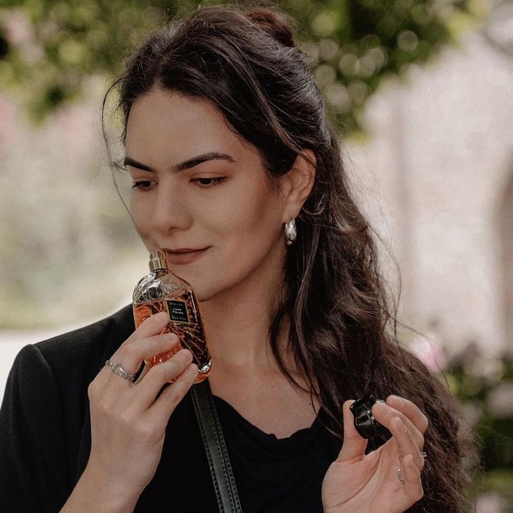 donna vuni | @fragranca profile picture