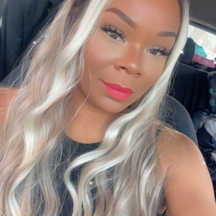 Shelly Loves Scents profile picture