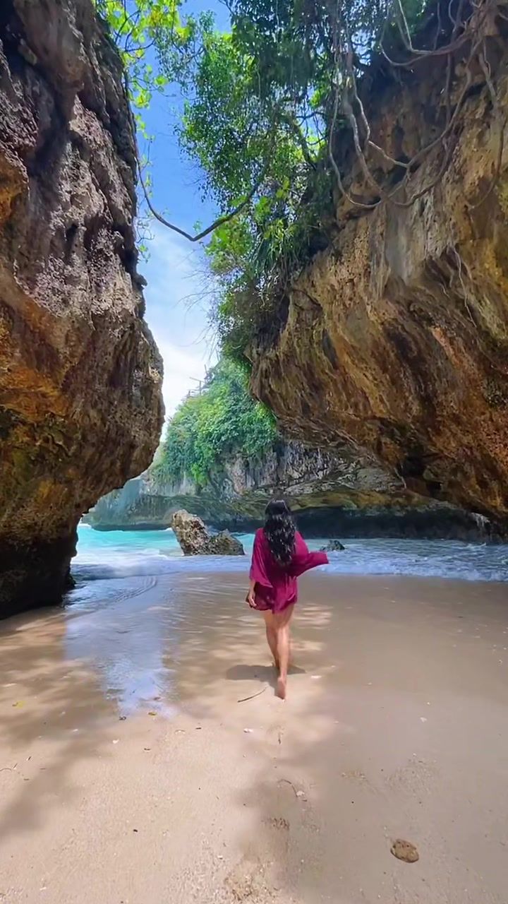 A Slice Of PARADISE at #sulubanbeach #Bali  #tiktoktravel ☀️