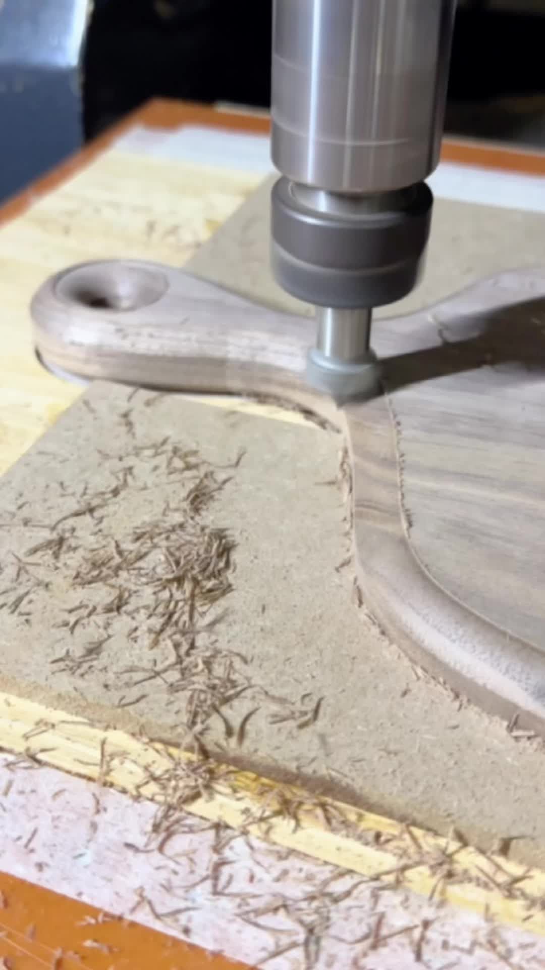 Trying to finish a walnut cutting board for a gift to my girlfriend .           #wood #woodworking #cnccarving #cuttingboard #choppingboard #cheeseboard #charcurterieboards #satisfying #relaxing #fyp #foryou