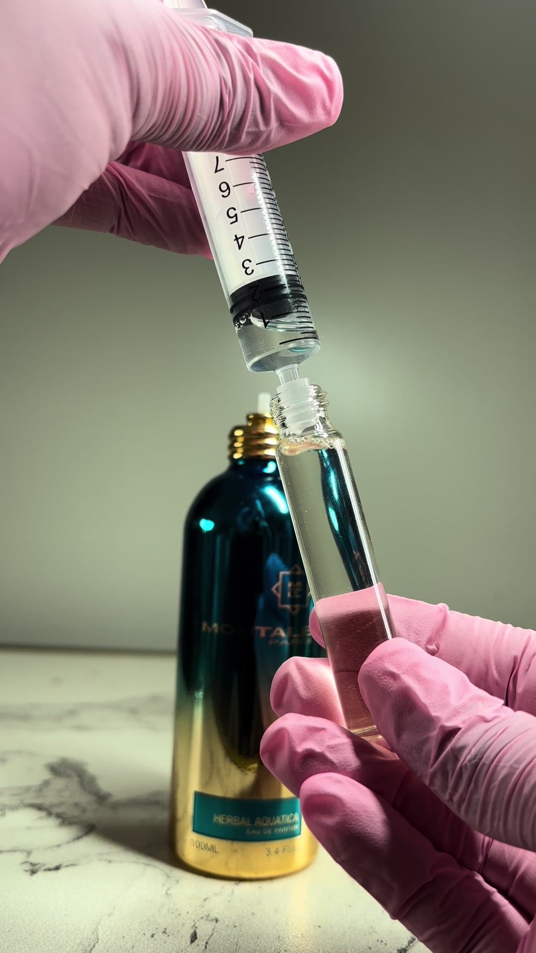 Decanting montale herbal aquatica✨ Soon available luxe travelsize cases #foryou #foryouperfume #perfumetiktok #perfume #perfumeaddict #miniperfume #perfumecollection #perfumes #decantsdeperfumes #parfum #fyp #foryoupage #voorjou 