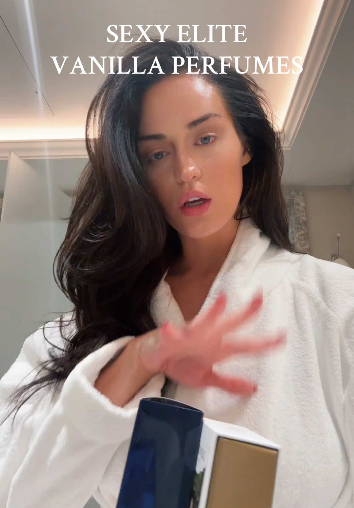 sexy & edible are what I want to achieve here 🙂‍↕️🎂🧁🍰🥮. #montaleparfums #montaleparis #montalevanilleabsolu #vanillaperfume #vanillagirl #vanilla #vanillaextract #casamorati #xerjoff #xerjoffperfumes #vanillaabsolu #lira #xerjofflira #amberecho 