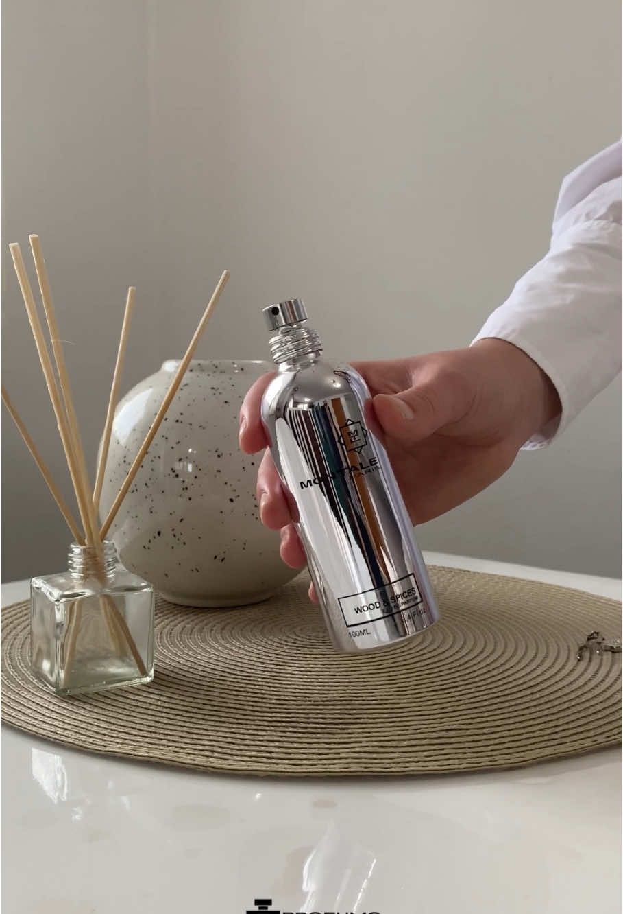 Unboxing niche parfema Montale Wood and Spices - dostupan u našoj parfimeriji! 💎 • • #montale #montaleparfums #asmr #unboxing #viral #viral_video #videoviral #fyp #foryoupage❤️❤️  #profumo 