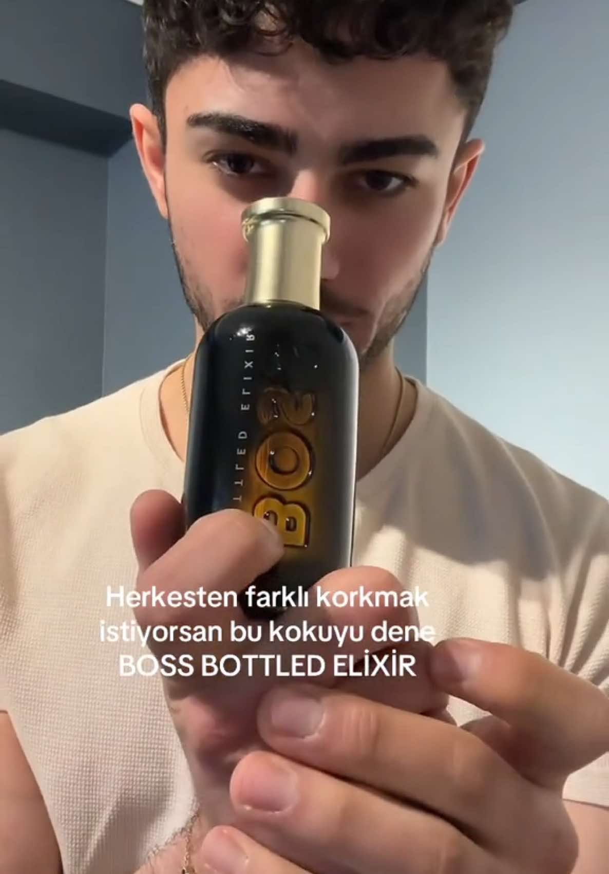 Kokunuz farkınız olsun. #parfum #parfumviral #parfumtiktok #perfumetiktok #perfume #parfümönerisi #erkekparfüm #keşfet #fyptiktok #boss #bossbottleselixir 