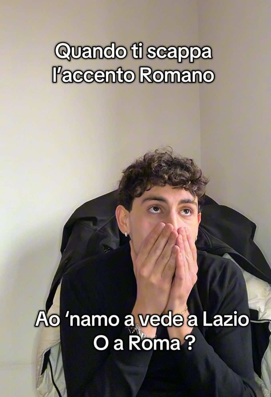 Quanto ti scappa l’ accento romano #sketch #perte #comedyvideo #funnytiktok #actors #comedysketch #roma #rome #colosseo #dialetto #accentchallenge #lazio #magica 