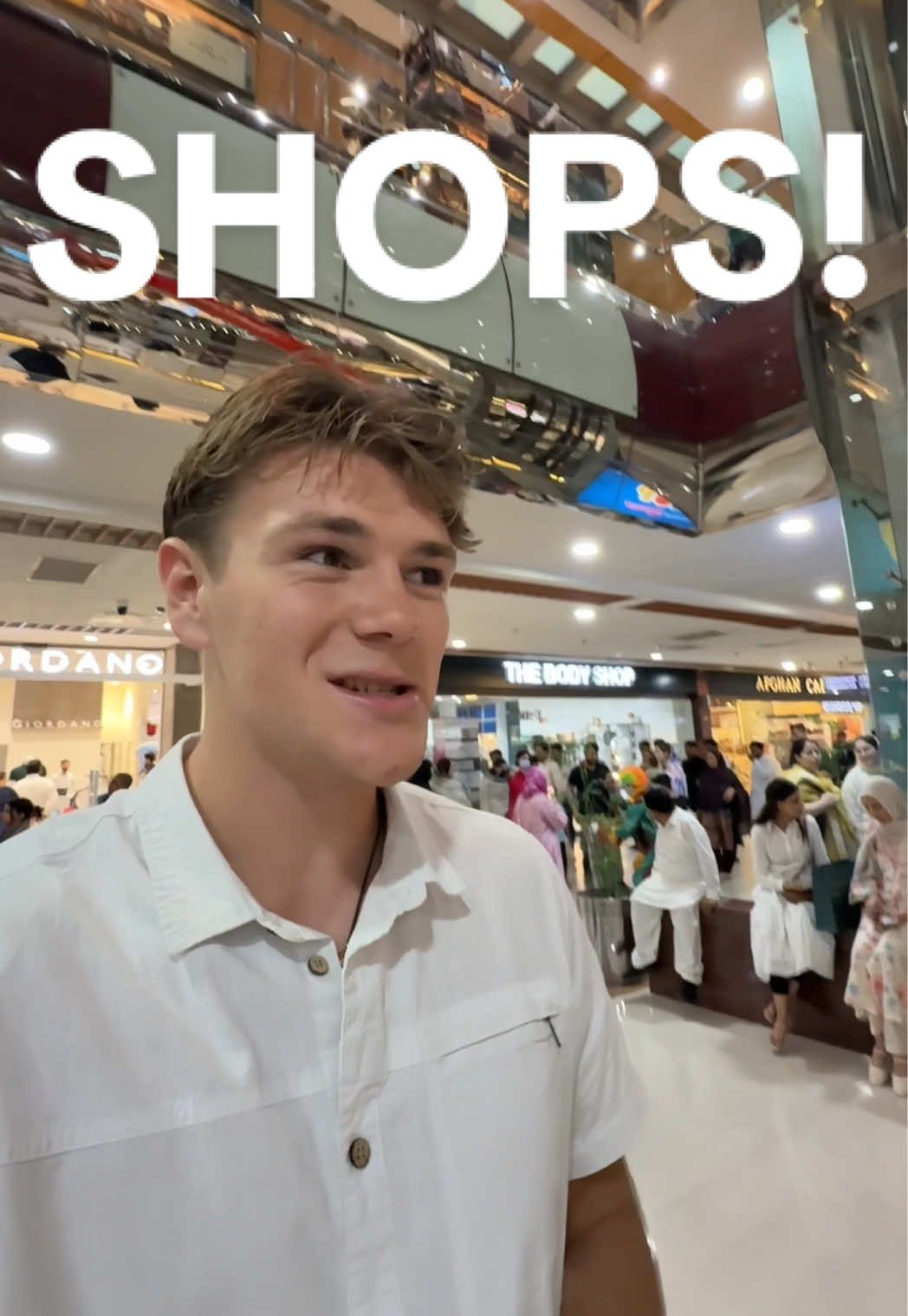 Centurus Mall at 10pm!😮🇵🇰