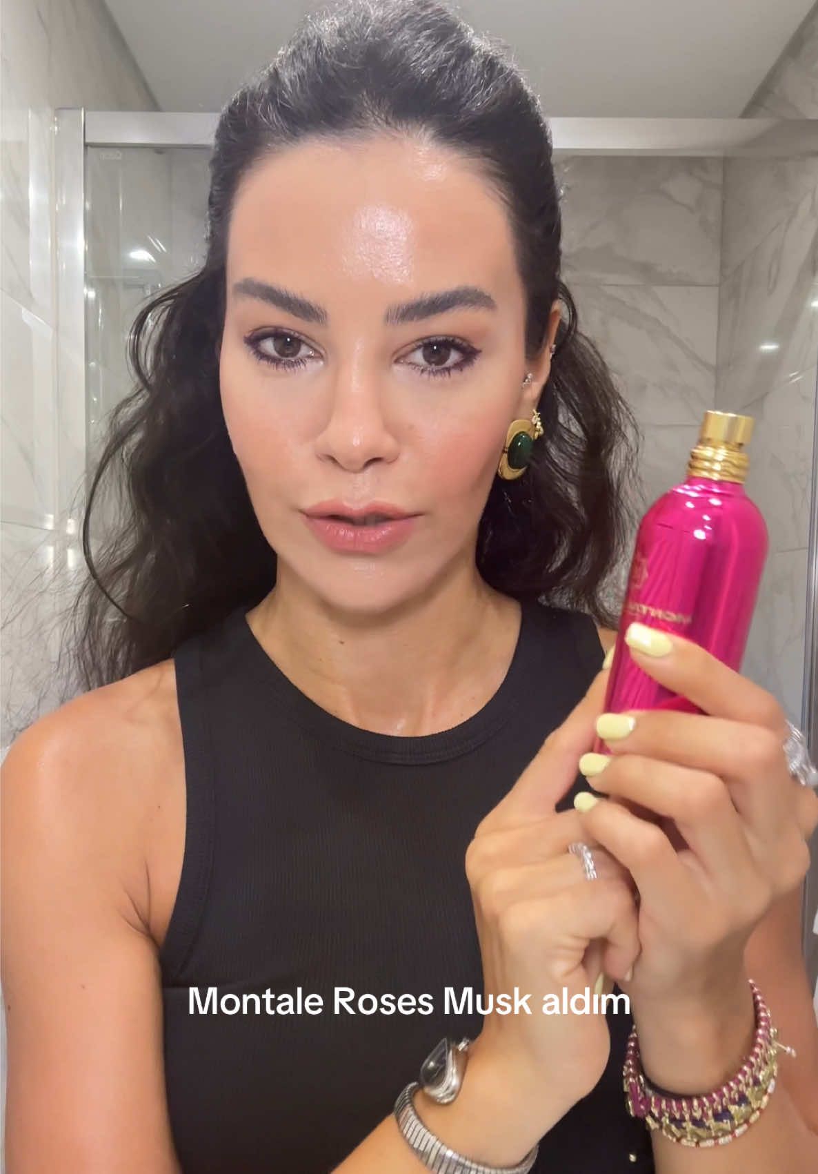 Bazı parfümler free shopta çok uygun bu da onlardan biri🩷#perfume #montaleparfums #rosesmusk #rosesmuskmontale #parfümönerisi #parfüm #freeshop #fypシ゚ reklam