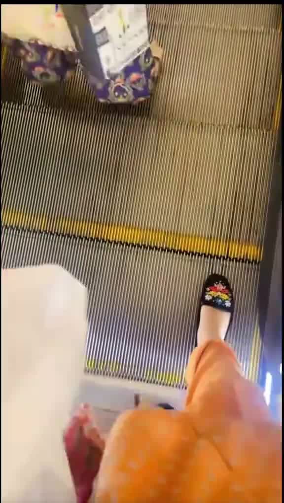 Today Shopping with Besties Amazing Fun 😊 Centaurus Mall Islamabad #shopping #shoppingwithbestie #Morefun #centaurus #Islamabad