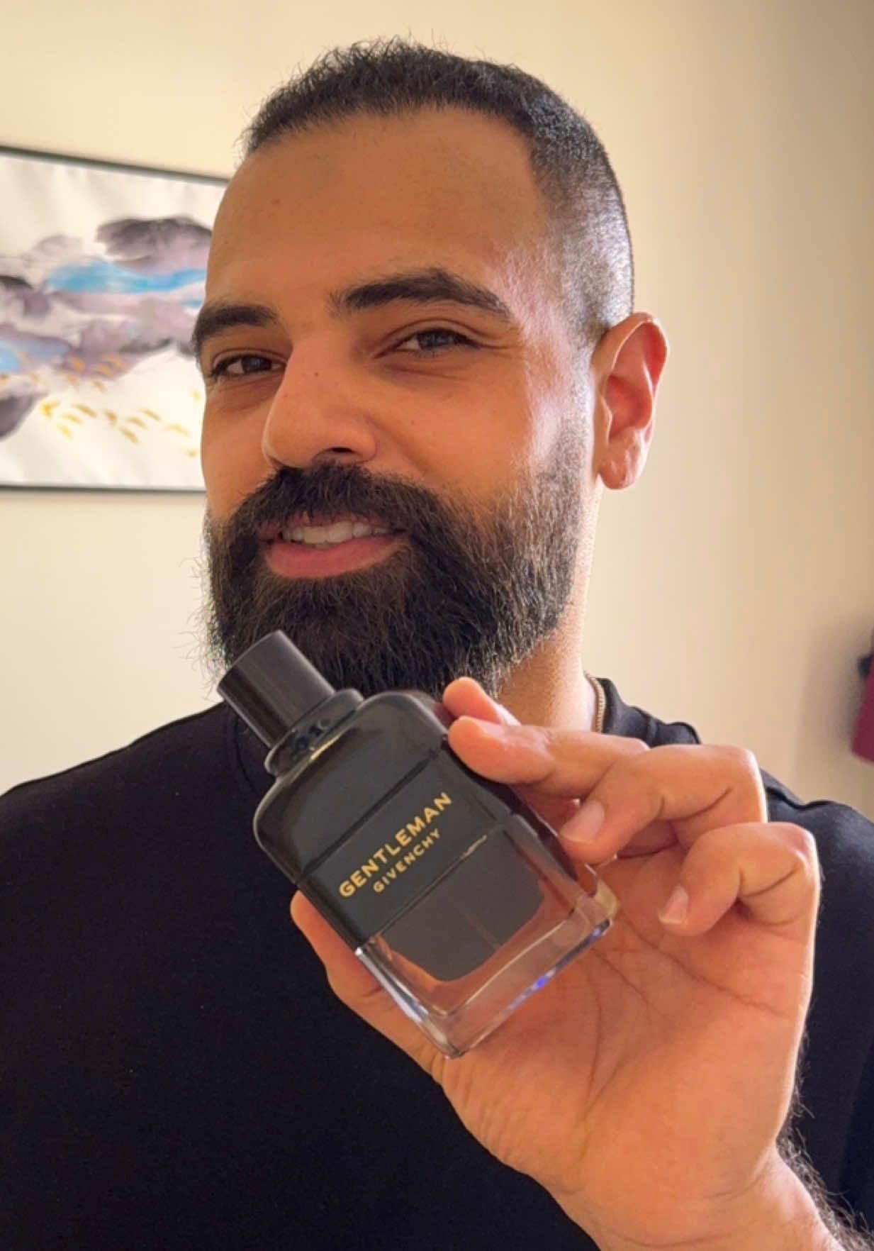 “It all begins with amber, captured like fire in a bottle.” A fragrance that opens with freshness, evolves with warmth, and ends in depth. Gentleman Réserve Privée. Sophistication isn’t loud, it’s unforgettable. ——— كل شي بلّش من العنبر، نار محبوسة بزجاجة. ريحة بتفتتح بنَفَس ناعم ومنعش، وبس تمشي شوي، بتحس بدفا وأناقة بتكبر مع الوقت، وبتترك أثر صعب يتنسى. Gentleman Réserve Privée الأناقة مش بالضجيج… الأناقة بالهدوء اللي بيضل. : : : : #Givenchy #GentlemanReservePrivee #GivenchyFragrance #Ad #GivenchyBeauty @Givenchy Beauty 