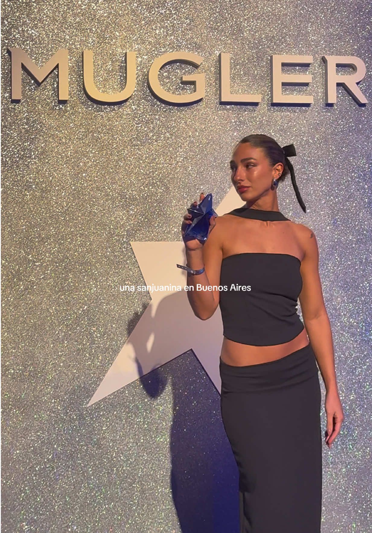 En el evento de @Mugler #angelstellar #amenstellar #newfragrance 🖤✨